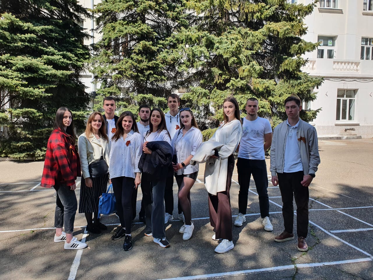 Студенты СКФ ФГБОУВО «РГУП» выступили в качестве волонтеров для организации шествия «Бессмертный полк»